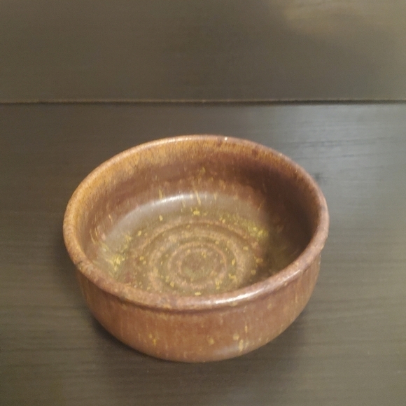 Vintage POTTERY Bowl Stoneware Round Brown Serving Bowl Signed. - Picture 1 of 11